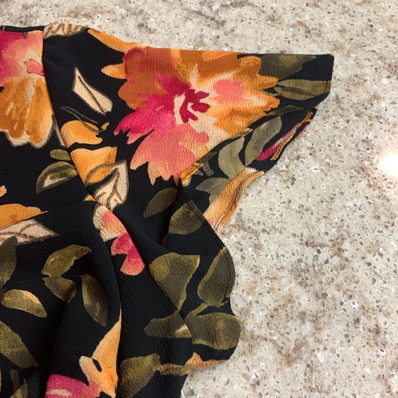 NWOT Maggy London Woman FLORAL SHORT FLUTTER-SLEEVE JUMPSUIT Size 16 - Picture 10 of 11